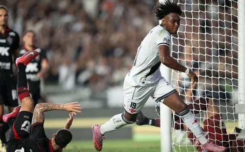 
          Imagem ilustrativa da imagem Vasco derrota o Vitória se afasta da zona do rebaixamento do Brasileirão
          