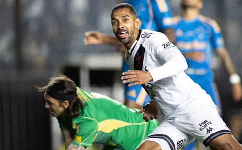 
          Imagem ilustrativa da imagem Vasco vence, se afasta do Z4 e Cruzeiro perde chance de dormir na liderança
          
