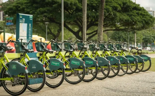 
          Imagem ilustrativa da imagem Viagens gratuitas de bicicleta em Vitória e Vila Velha
          