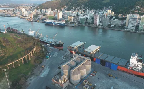 
          Imagem ilustrativa da imagem Vitória pode receber o dobro de supernavios
          