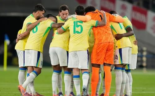 
          Imagem ilustrativa da imagem Zaga entrega e, de virada, Brasil sofre primeira derrota para o Japão na história
          