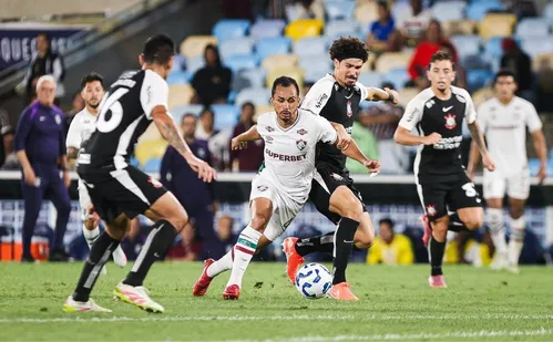 
          Imagem ilustrativa da imagem Bola parada castiga o Flu no Maracanã
          