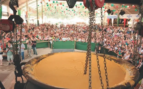 
          Imagem ilustrativa da imagem Dia de tombo da polenta e show sertanejo em Venda Nova do Imigrante
          