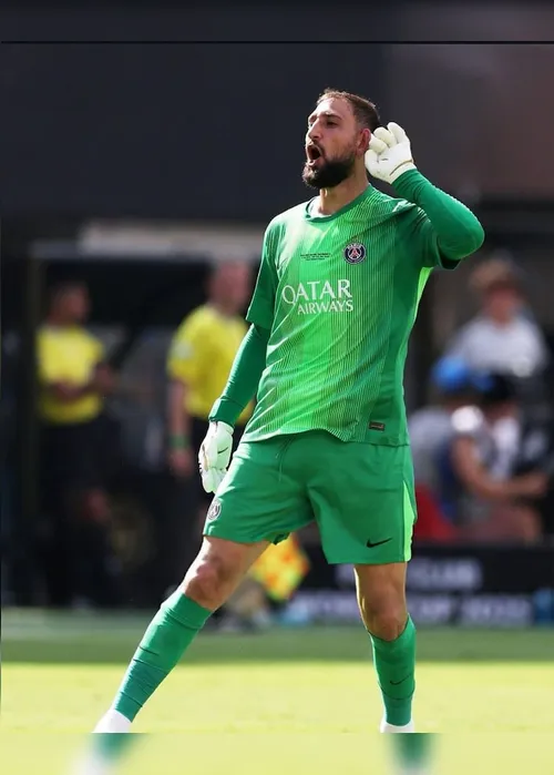 Imagem ilustrativa da imagem ‘Injustiçado’ no PSG, ‘persona non grata’ no Milan: Donnarumma acumula polêmicas mesmo com títulos