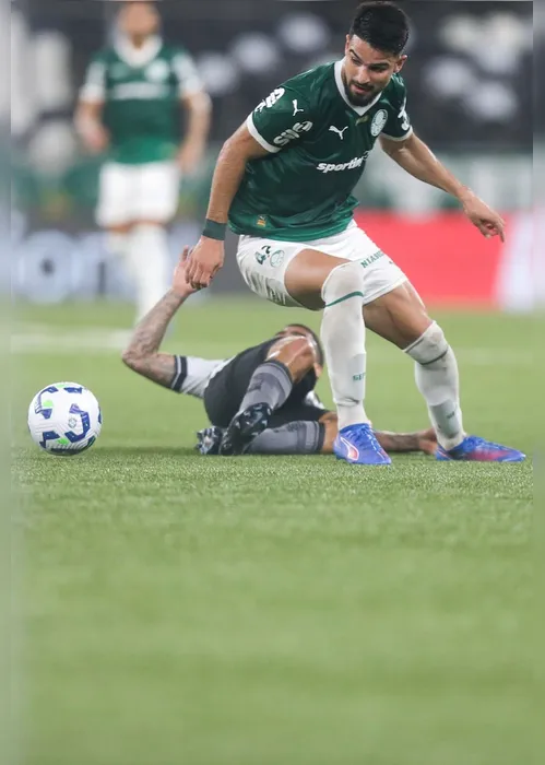 Imagem ilustrativa da imagem Palmeiras: Flaco López aparece em lista de pré-convocados na Argentina e pode jogar com Messi