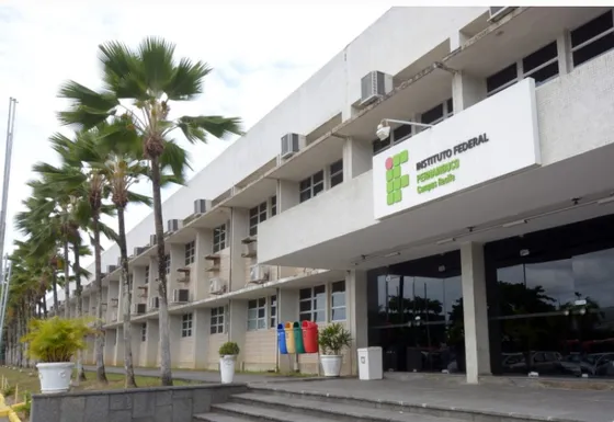 Imagem ilustrativa da imagem IFPE abre concurso com 100 vagas para professores. Salários chegam a R$ 13 mil