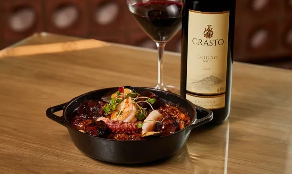 Imagem ilustrativa da imagem RioMar promove experiências com vinhos, pratos especiais e música nos restaurantes