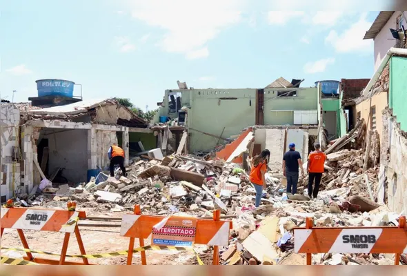 Imagem ilustrativa da imagem Após explosão em Olinda, Defesa Civil amplia vistorias; oito casas foram destruídas