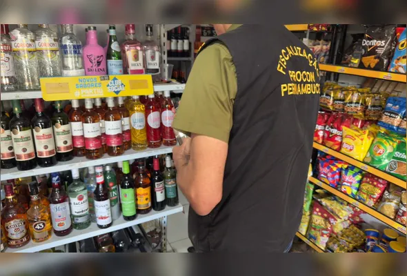 Fiscais encontraram itens vencidos e bebidas arteasanais irregulares