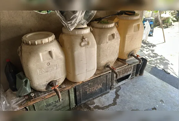 Polícia apreendeu quantidade de líquido semelhante a álcool