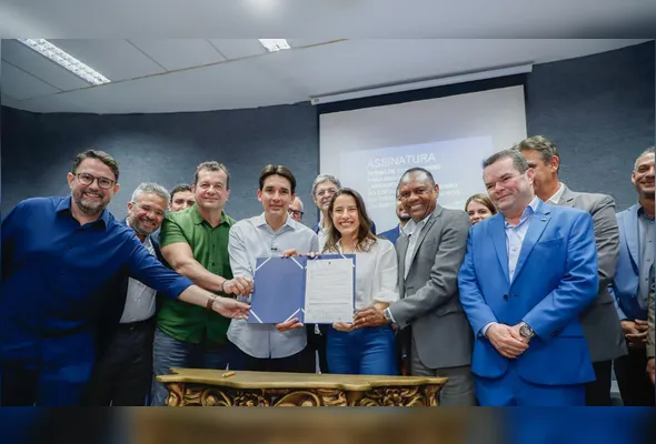 Silvio Costa Filho anuncia investimentos para dragagem e novo arrendamento no Porto do Recife
