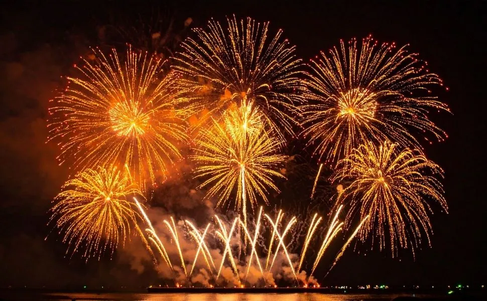 Imagem ilustrativa da imagem Fogos de artifício provocam 2 mortes na Alemanha e noite de caos na Holanda