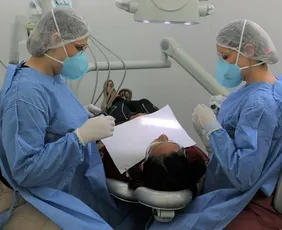 Imagem ilustrativa da imagem 900 vagas para tratamento de canal, cirurgia e prótese de graça