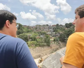 Imagem ilustrativa da imagem A maior encosta do Recife vai receber R$ 45,5 milhões em obras no Ibura