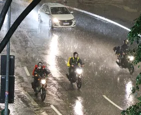 Imagem ilustrativa da imagem Alerta de chuva forte e risco de deslizamentos para ES e outros estados do Sudeste