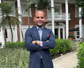 Imagem ilustrativa da imagem Alvo da PF, médico suspeito de fabricar ‘falso Mounjaro’ atende nos Jardins e tem 750 mil seguidores