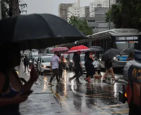 Imagem ilustrativa da imagem Aneel determina reforço na distribuição de energia em SP e no Rio após alerta de chuva severa