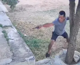 Imagem ilustrativa da imagem Briga por som alto termina com dois vizinhos baleados em Afogados da Ingazeira