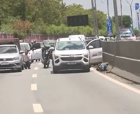 Imagem ilustrativa da imagem Criança é baleada dentro de escola  durante tiroteio no Rio; helicóptero da PM fez pouso na UFRJ