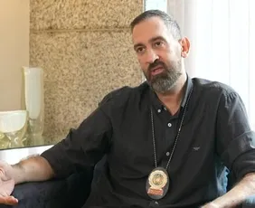 Imagem ilustrativa da imagem Delegado baleado em megaoperação no Rio diz que só sobreviveu porque colegas ‘não desistiram’