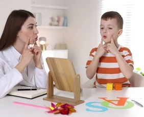 Imagem ilustrativa da imagem Dia do Fonoaudiólogo destaca avanços da profissão e desafios no acesso