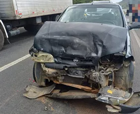 Imagem ilustrativa da imagem Engavetamento na BR-232 deixa adolescente ferida em Jaboatão