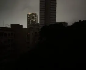 Imagem ilustrativa da imagem Falta de luz no Rio: moradores e comerciantes de Copacabana e Leme enfrentam três dias sem energia