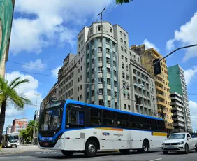 Imagem ilustrativa da imagem Galo adia montagem de camarote e ônibus operam normal nesta terça (20)