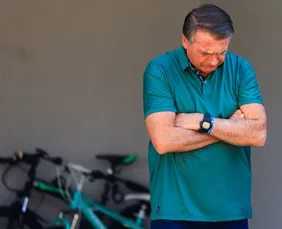 Imagem ilustrativa da imagem Histórico: STF manda prender Bolsonaro por 27 anos por tentativa de golpe