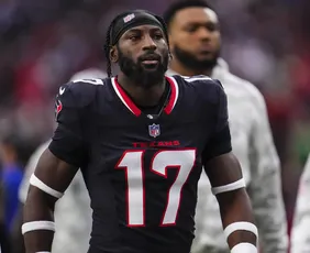 Imagem ilustrativa da imagem Jogador da NFL é baleado nos EUA e está hospitalizado em estado crítico