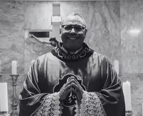 Imagem ilustrativa da imagem Laje desaba em casa de família em Salvador e mata três, incluindo padre Carlos Augusto