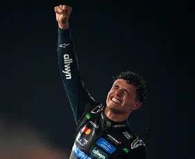 Imagem ilustrativa da imagem Lando Norris faz prova segura e conquista seu primeiro título na Fórmula 1