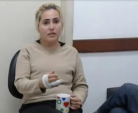 Imagem ilustrativa da imagem MP denuncia mulher por contratar ‘Menina Veneno’ e irmã gêmea para matar o pai em SP