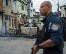 Imagem ilustrativa da imagem Bope e Core dizem ao MP que menos da metade dos policiais usaram câmeras na megaoperação do Rio