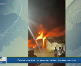 Imagem ilustrativa da imagem Ônibus pega fogo em Paulista, destrói imóveis e mobiliza Defesa Civil