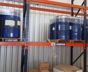 Imagem ilustrativa da imagem PF e Receita apreendem 3 toneladas de insumo para lança-perfume em Jaboatão