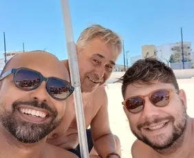 Imagem ilustrativa da imagem Pai de vítima da Boate Kiss morre afogado no litoral do RJ no Ano Novo