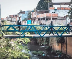 Imagem ilustrativa da imagem Polícia prende 12 integrantes do ‘núcleo operacional’ do Comando Vermelho na zona norte do Rio