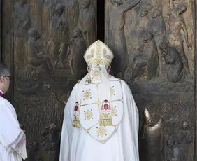 Imagem ilustrativa da imagem Por que multidão de fiéis tem se dirigido ao Santuário de Aparecida nos últimos dias do ano