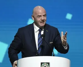 Imagem ilustrativa da imagem Público esperado para Copa de 2026 equivale a '104 Super Bowls', diz Infantino