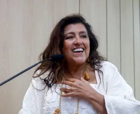 Imagem ilustrativa da imagem Regina Casé recebe títulos de cidadã pernambucana e recifense