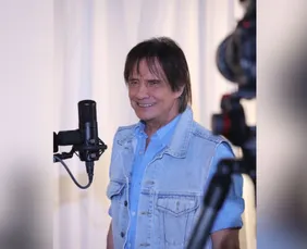 Imagem ilustrativa da imagem Roberto Carlos está 'sem maiores problemas' após acidente com Cadillac em Gramado