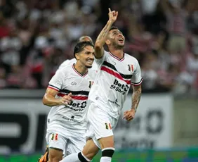 Imagem ilustrativa da imagem Santa Cruz estreia com goleada sobre Decisão e assume vice-liderança do campeonato