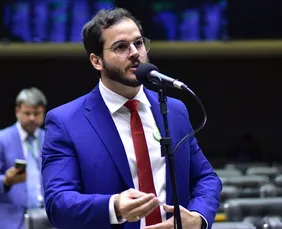 Imagem ilustrativa da imagem Túlio Gadêlha pede que PGR investigue possível vazamento de questões do ENEM 2025