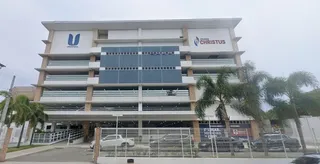 Imagem ilustrativa da imagem Adolescente ataca aluno e dois funcionários com objeto cortante em escola particular de Fortaleza