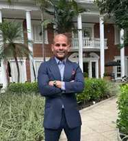 Imagem ilustrativa da imagem Alvo da PF, médico suspeito de fabricar ‘falso Mounjaro’ atende nos Jardins e tem 750 mil seguidores