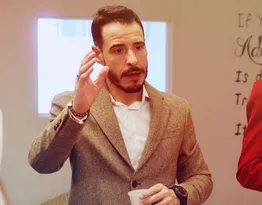 Imagem ilustrativa da imagem ‘Calvo do Campari’ é preso acusado de agressão pela namorada e solto com medidas protetivas