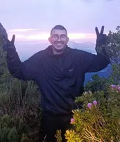 Imagem ilustrativa da imagem Vídeo mostra jovem xingando rapaz que se perdeu no Pico Paraná: ‘idiota’, ‘única pessoa que tinha’