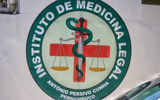 Imagem ilustrativa da imagem Eletricista morre eletrocutado dentro de feira em Igarassu