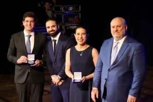 Imagem ilustrativa da imagem Evento no Teatro Santa Isabel celebra os 200 anos do Diario de Pernambuco